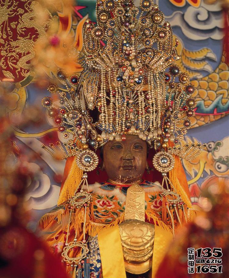 寺廟景區(qū)擺放玻璃鋼彩繪女媧娘娘雕塑 寺廟景區(qū)擺放玻璃鋼彩繪女媧娘娘雕塑