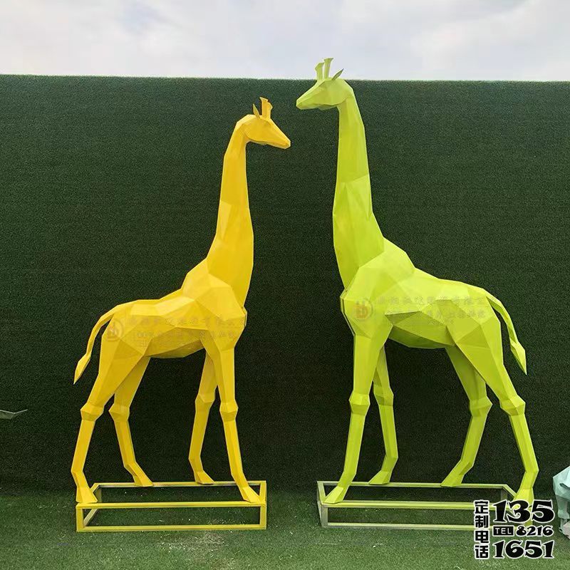 動(dòng)物園玻璃鋼彩繪幾何長(zhǎng)頸鹿雕塑 動(dòng)物園玻璃鋼彩繪幾何長(zhǎng)頸鹿雕塑