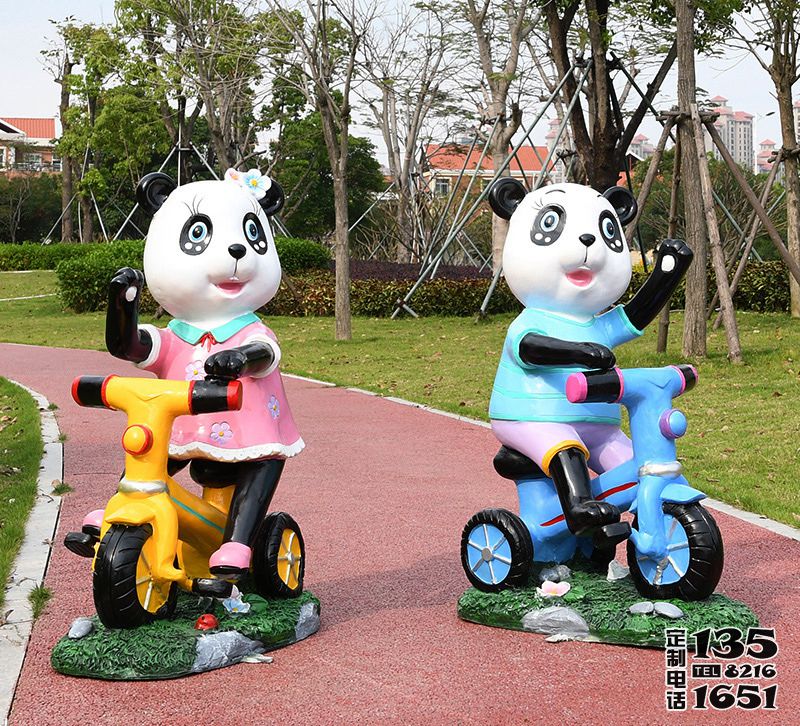 小區(qū)游樂園騎車玻璃鋼彩繪卡通熊貓雕塑 小區(qū)游樂園騎車玻璃鋼彩繪卡通熊貓雕塑