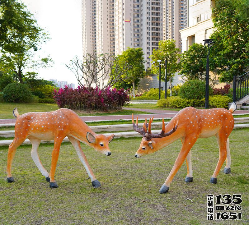 城市小區(qū)玻璃鋼仿真梅花鹿雕塑 城市小區(qū)玻璃鋼仿真梅花鹿雕塑