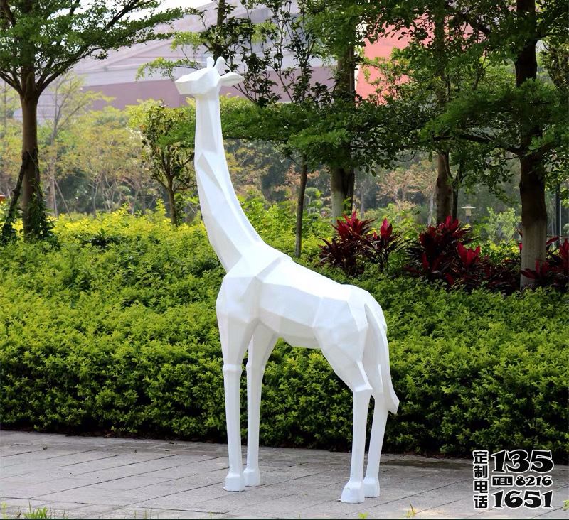 花園玻璃鋼幾何景觀白色長頸鹿雕塑 花園玻璃鋼幾何景觀白色長頸鹿雕塑