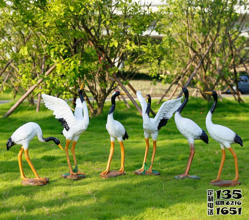 公園玻璃鋼彩繪仿真仙鶴雕塑 公園玻璃鋼彩繪仿真仙鶴雕塑