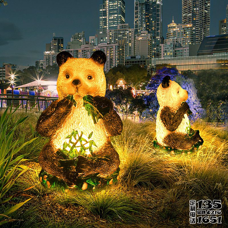 公園創(chuàng)意玻璃鋼照明熊貓雕塑 公園創(chuàng)意玻璃鋼照明熊貓雕塑