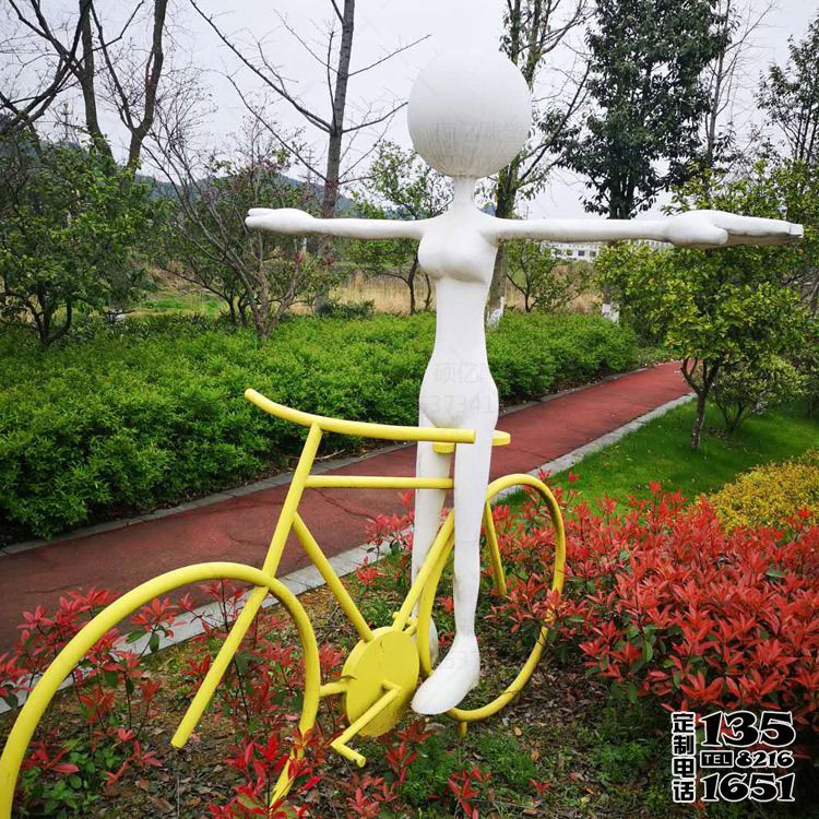 景區(qū)公園玻璃鋼抽象景觀騎自行車的人物雕塑 景區(qū)公園玻璃鋼抽象景觀騎自行車的人物雕塑