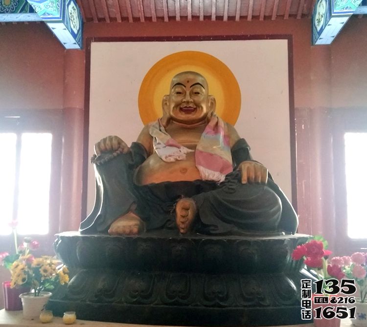 大型玻璃鋼彩繪寺廟景區(qū)供奉彌勒佛雕塑 大型玻璃鋼彩繪寺廟景區(qū)供奉彌勒佛雕塑