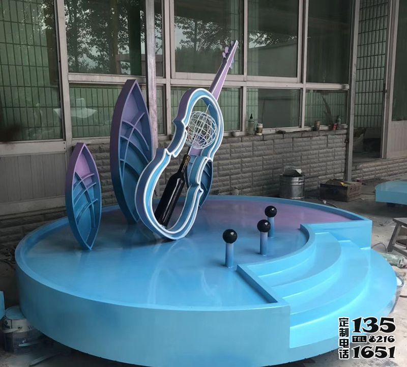 景區(qū)園林玻璃鋼彩繪小提琴雕塑 景區(qū)園林玻璃鋼彩繪小提琴雕塑