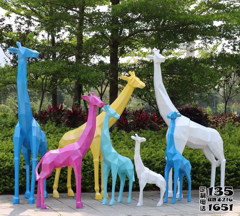 戶外動物園玻璃鋼彩繪幾何長頸鹿雕塑 戶外動物園玻璃鋼彩繪幾何長頸鹿雕塑