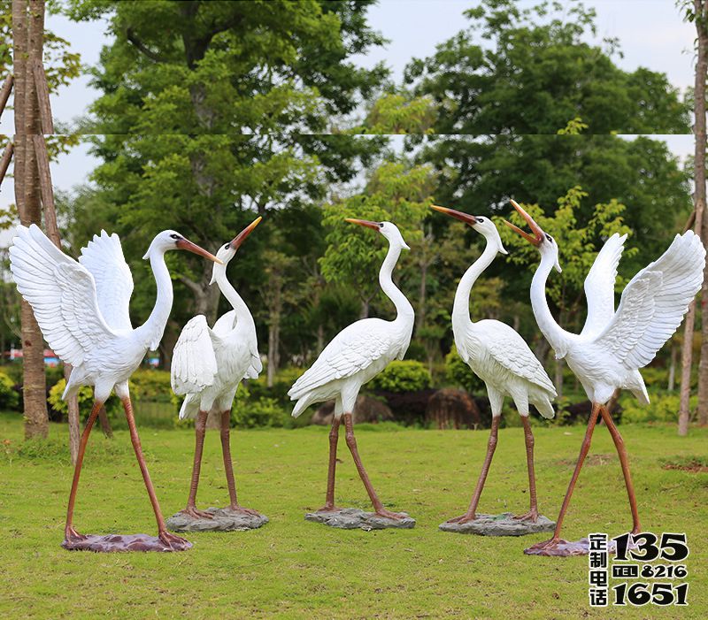 玻璃鋼公園草坪景觀仿真仙鶴雕塑 玻璃鋼公園草坪景觀仿真仙鶴雕塑