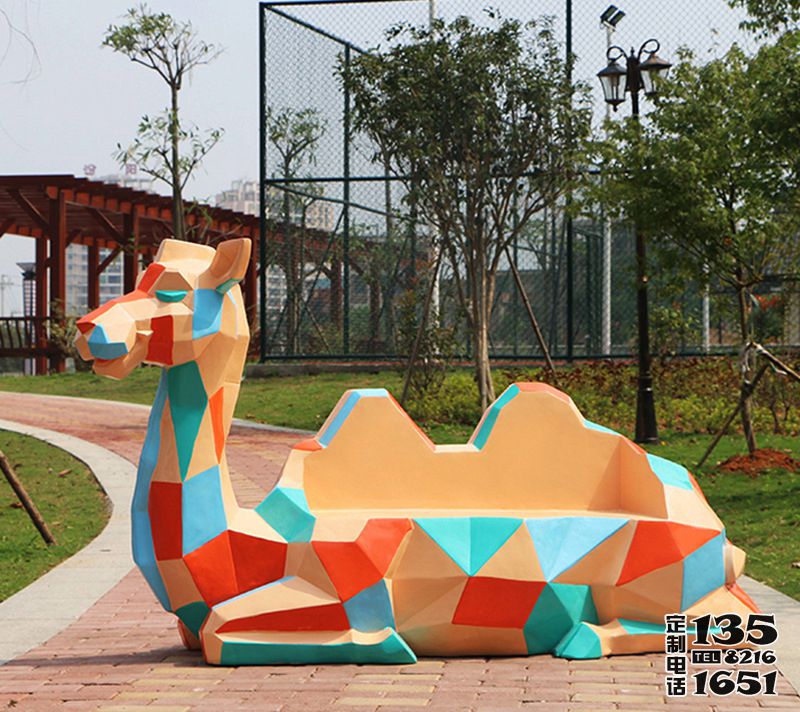 公園廣場(chǎng)擺放駱駝幾何塊面動(dòng)物座椅擺件玻璃鋼雕塑 公園廣場(chǎng)擺放駱駝幾何塊面動(dòng)物座椅擺件玻璃鋼雕塑