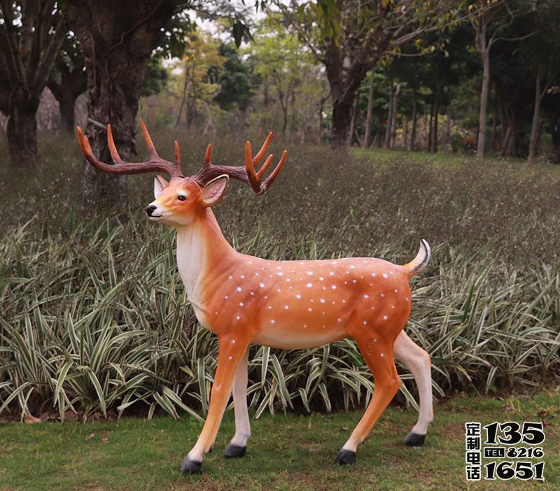 花園戶外玻璃鋼仿真梅花鹿雕塑 花園戶外玻璃鋼仿真梅花鹿雕塑