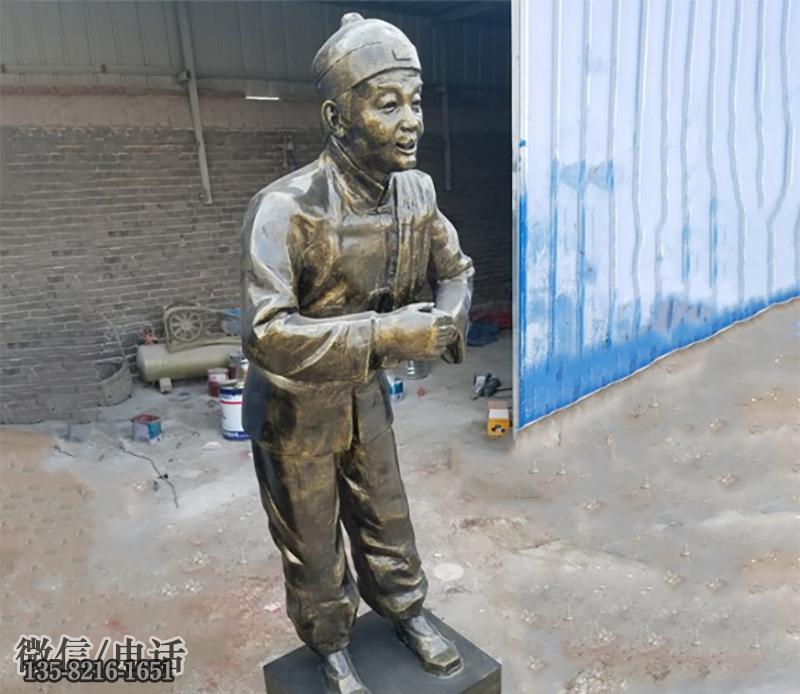 玻璃鋼仿銅迎賓店小二雕塑 玻璃鋼仿銅迎賓店小二雕塑